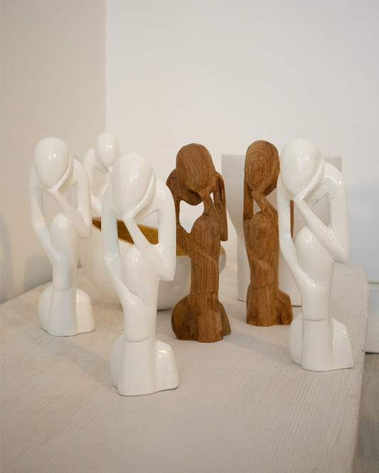 Statue en bois “Intense Pensée”